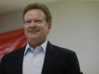 Virginia’s Jim Webb Eyes Possible White House Candidacy